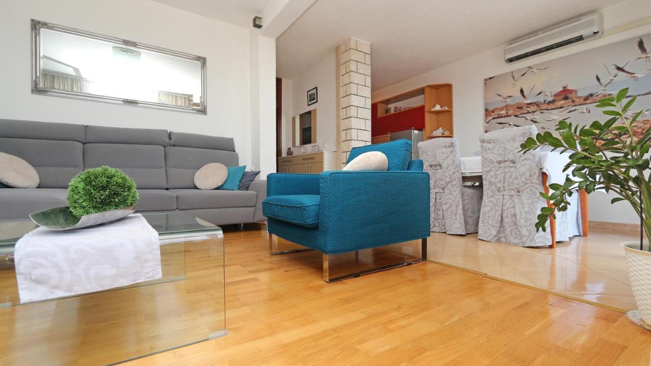 Emilija Apartment *